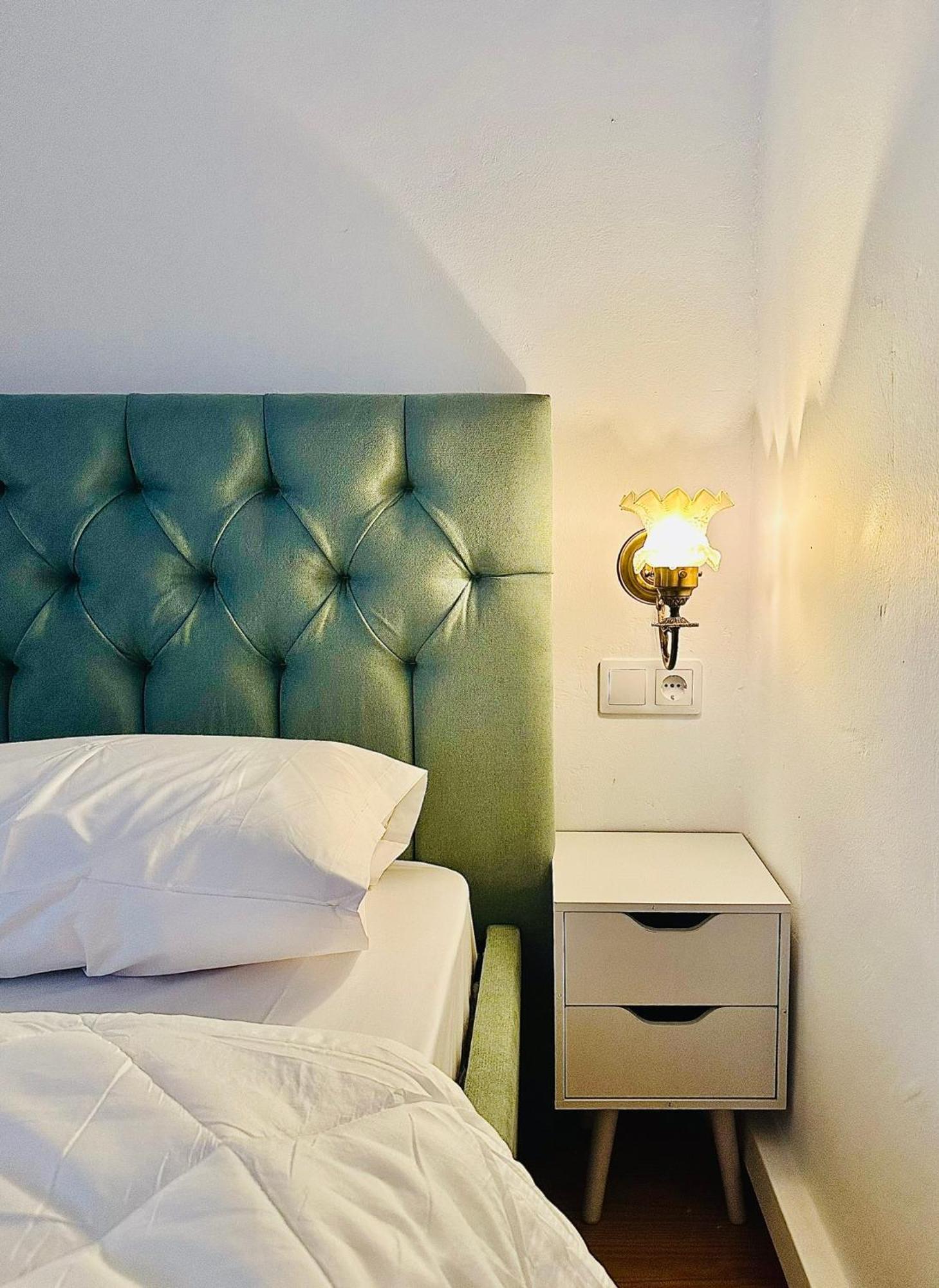 Pink Lemon Hostel Athens